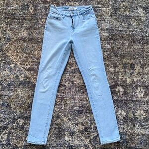 LEVI SKINNY JEANS SIZE 26